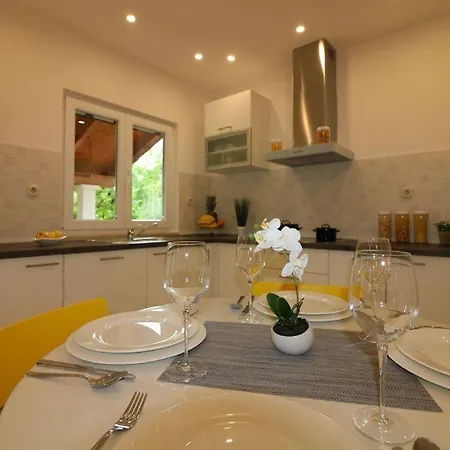 Ferienhaus-mit-pool-in-porec-melisa-7 Porec